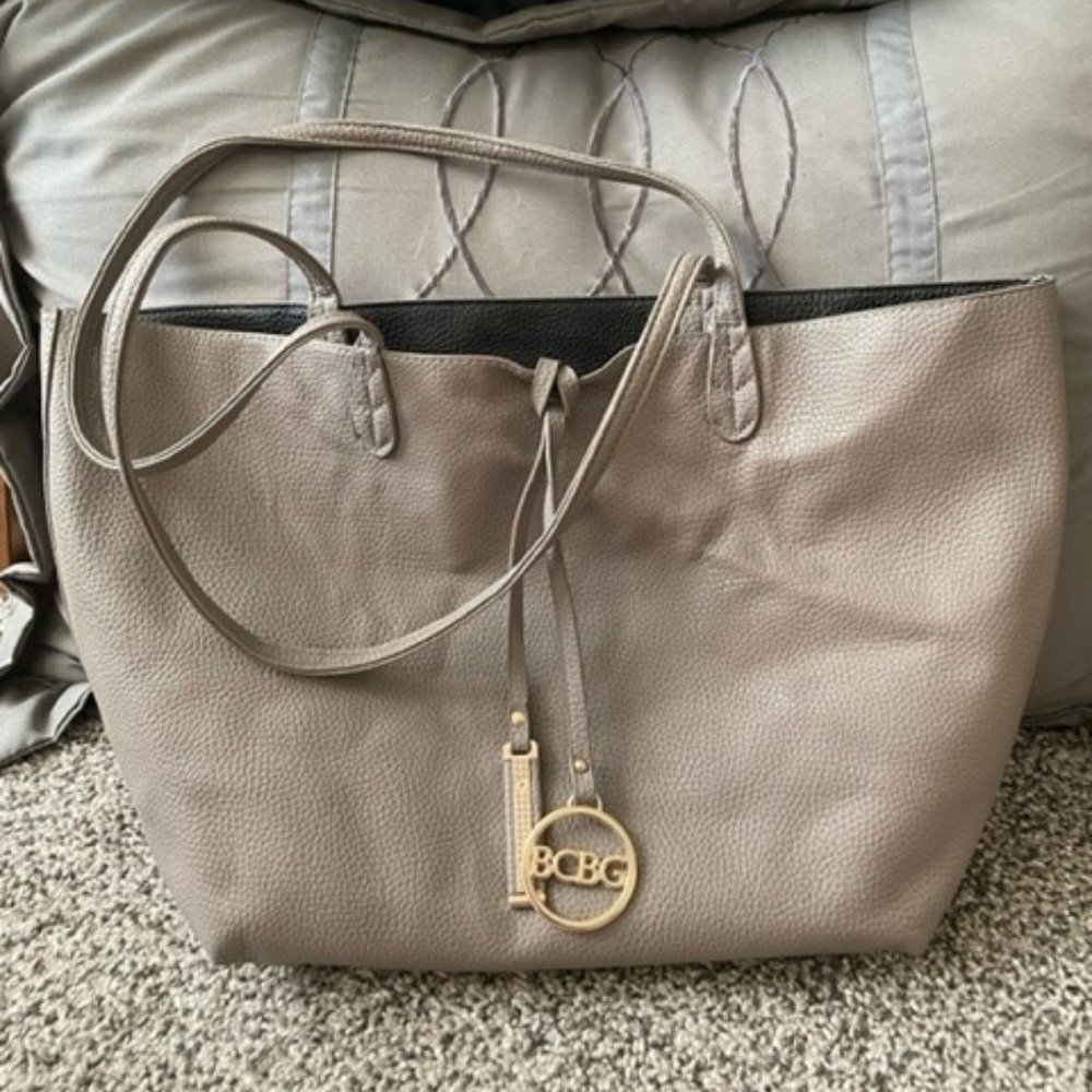 Large grey BCBG bucket bag
